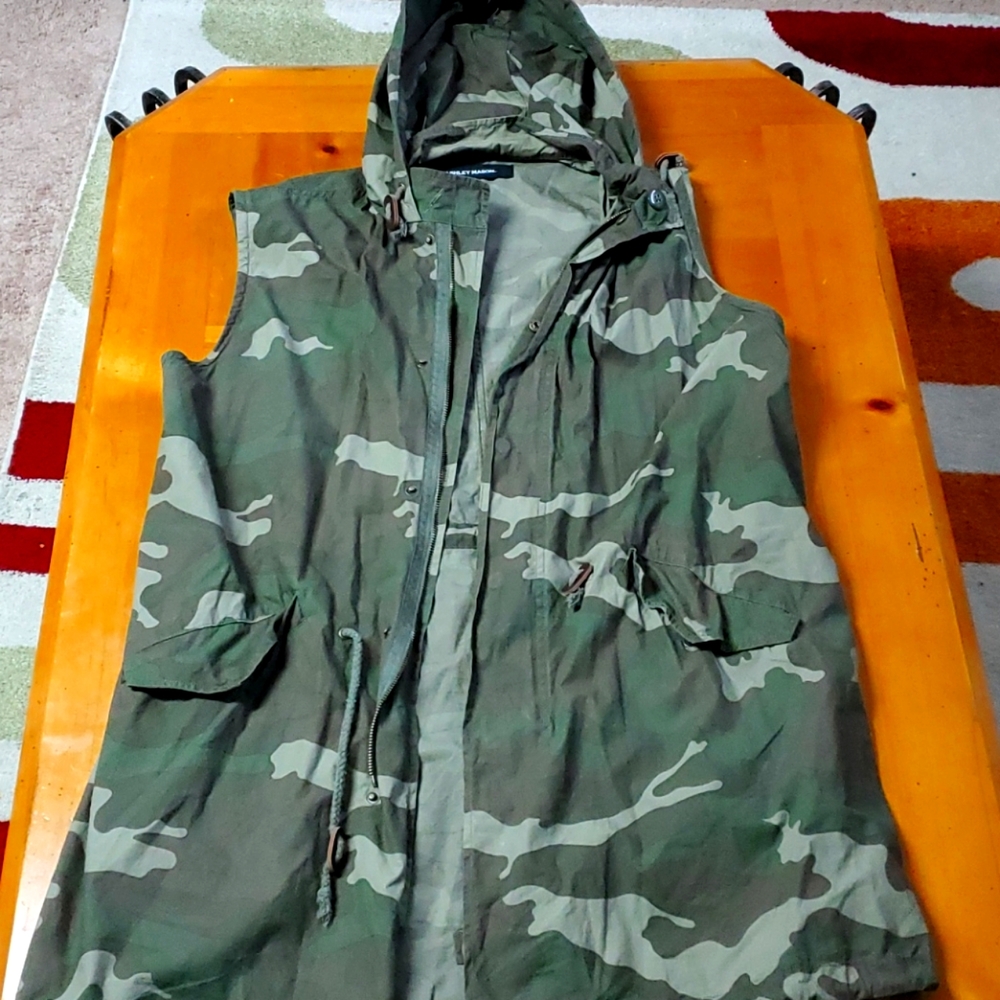 Ashley Mason Camouflaged Vest Size XL